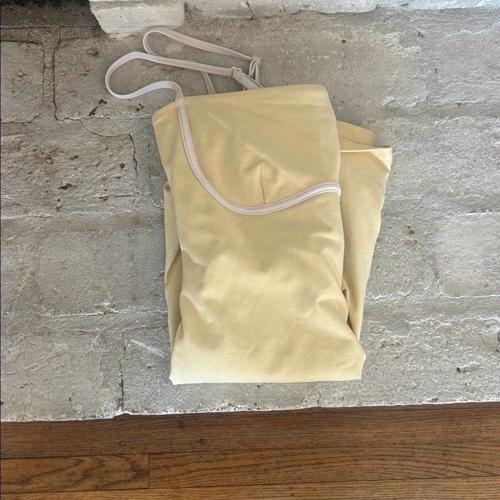 Alo dress - limited color - Picture 2 of 3